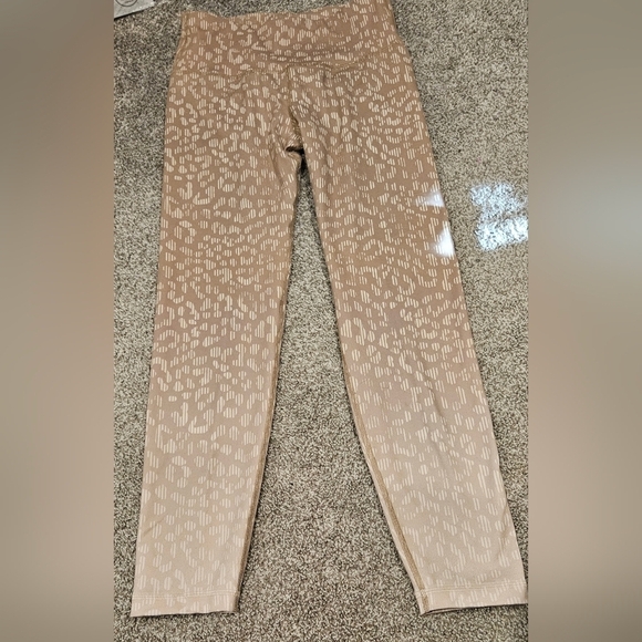 Old Navy Active Leggings Ombre Cheetah Size Medium - Picture 4 of 5